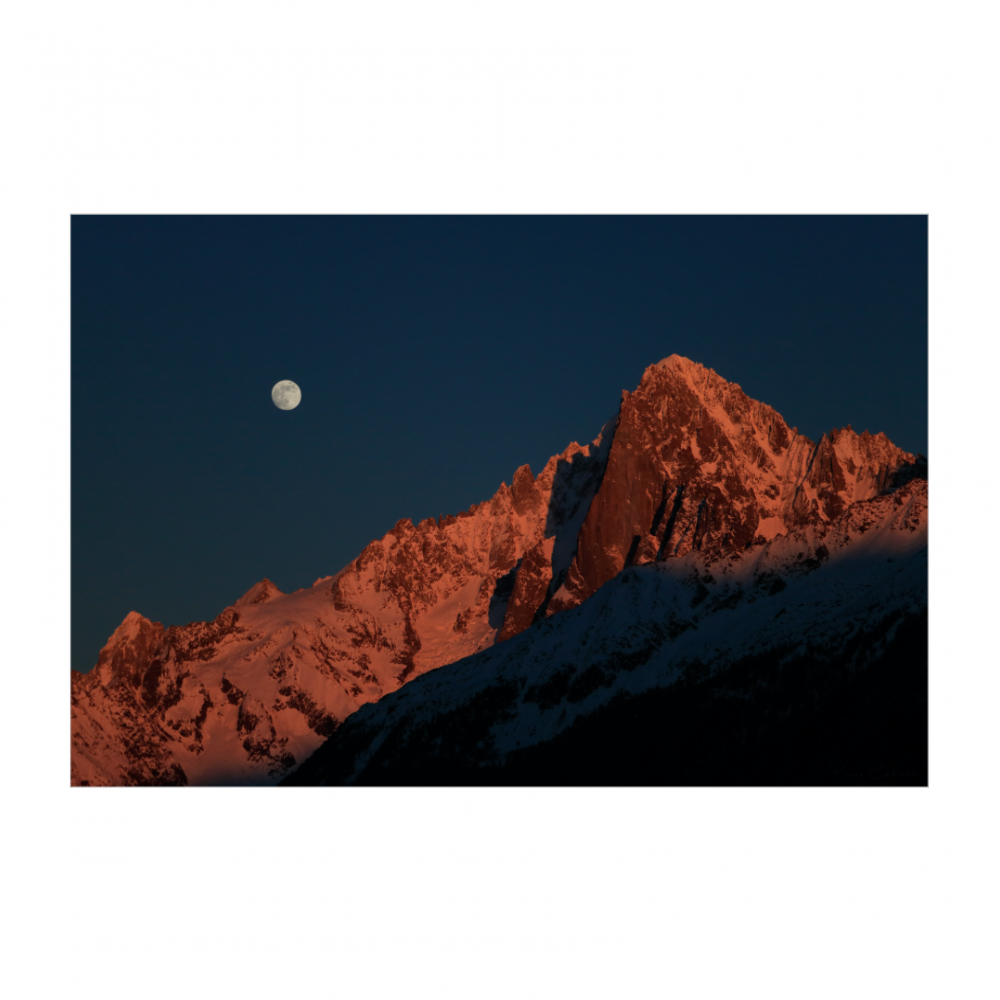 Full moon at sunset (Chamonix, Mont Blanc)